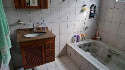 Foto 4 de 12: Casa em leilão em Cachoeira Paulista - SP, bairro Vila Carmem — Casa 110m² com Terreno 162m² | Cachoeira Paulista-SP | Vila Carmem - Com 3 Dormitórios e 2 Banheiros - Financiamento até 420 Meses!