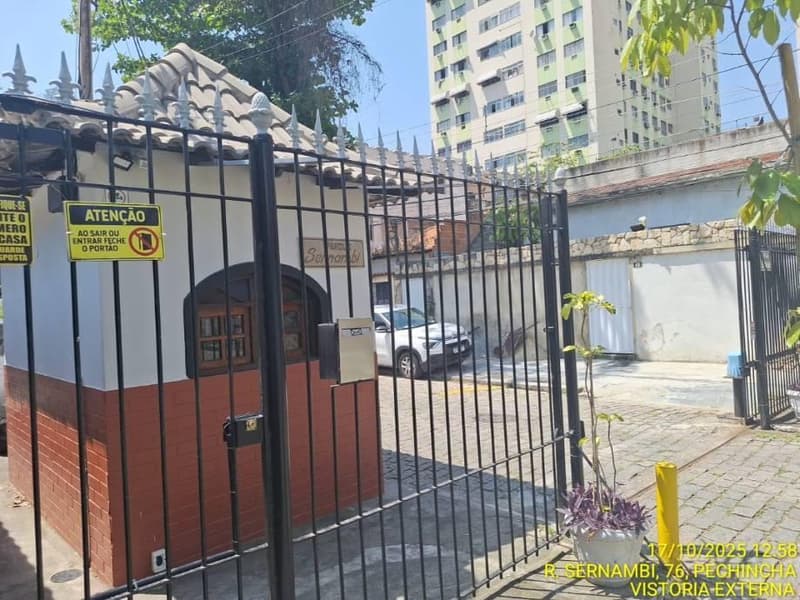 Foto 1 de 3: Casa em leilão em Rio De Janeiro - RJ, bairro Parque Sernambi — Casa, Rio De Janeiro / RJ