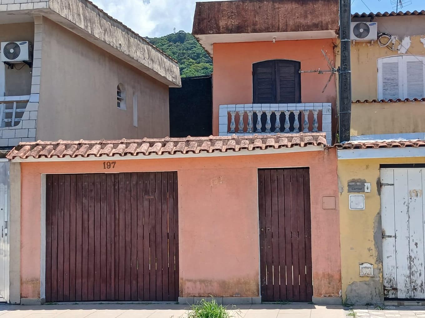 Foto 1 de 4: Casa em leilão em Guarujá - SP — Casa 134m², Jardim Santa Maria, Guarujá/SP - Ocupada