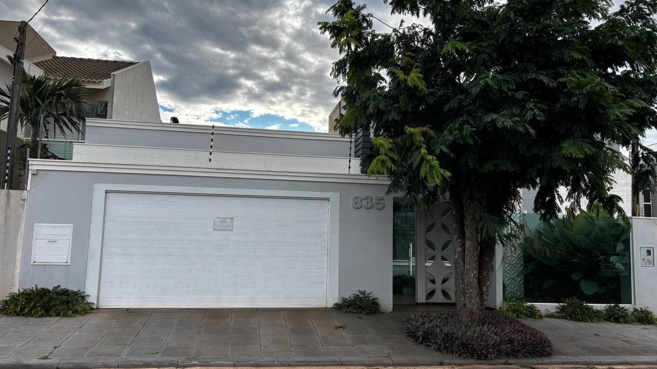 Casa em leilão em Toledo - PR, bairro Jardim Gisela — CASA DE ALTO PADRÃO COM PISCINA - JARDIM GISELA - TOLEDO/PR