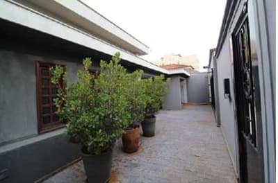 Foto 35 de 44: Casa em leilão em Araçatuba - SP — IMOVEL - CASA RESIDENCIAL e/ou COMERCIAL localizada no Bairro Higienópolis na cidade de Araçatuba/SP