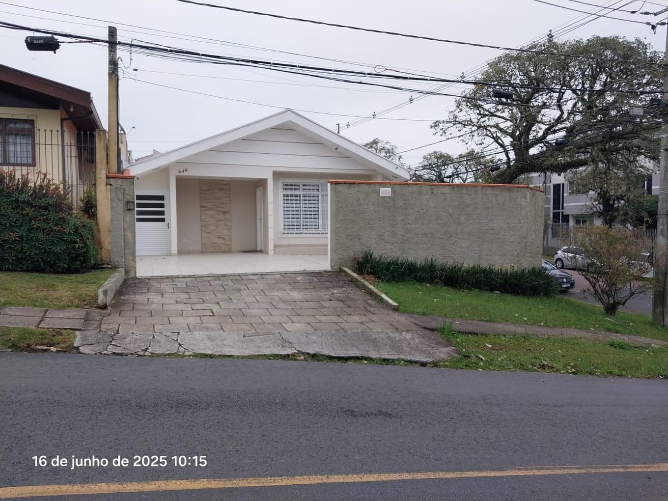 Foto 1 de 17: Casa em leilão em Curitiba - PR, bairro Jardim das Américas — Casa com área de 230m² e terreno com área de 408m², Jardim das Américas, Curitiba/PR