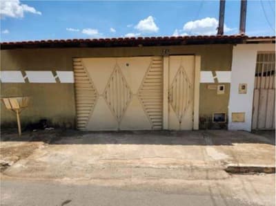 Casa em leilão em Santo Antônio Do Descoberto - GO — Casa c/ 200m², Ocupado, Santo Antônio do Descoberto/GO