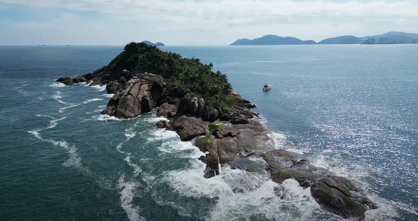 Foto 3 de 11: Imóvel em leilão em Guarujá - SP — Ilha com 45.000m² Desocupada no Litoral do Guarujá/SP