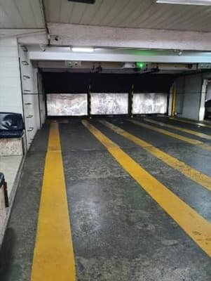 Comercial em leilão em Curitiba - PR — Box ou alojamento para guarda de automóvel no Edifício Garagem Automática Requião, Centro, Curitiba/PR