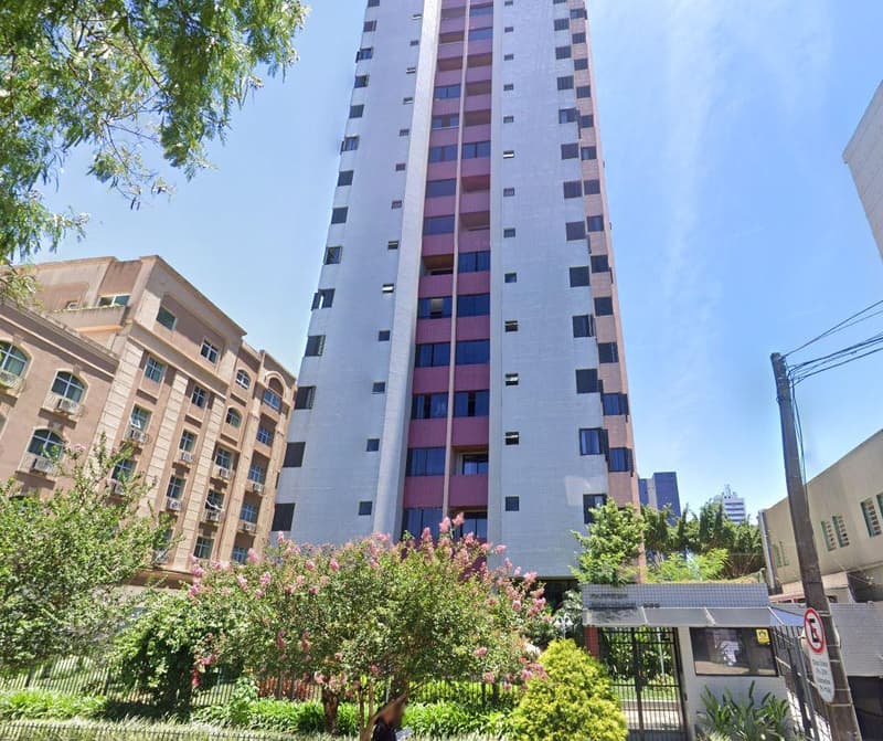 Foto 1 de 6: Apartamento em leilão em Curitiba - PR — Apartamento 1704 com área de 176,46m² e 2 vagas no Edifício Parresh Residence em Curitiba/PR