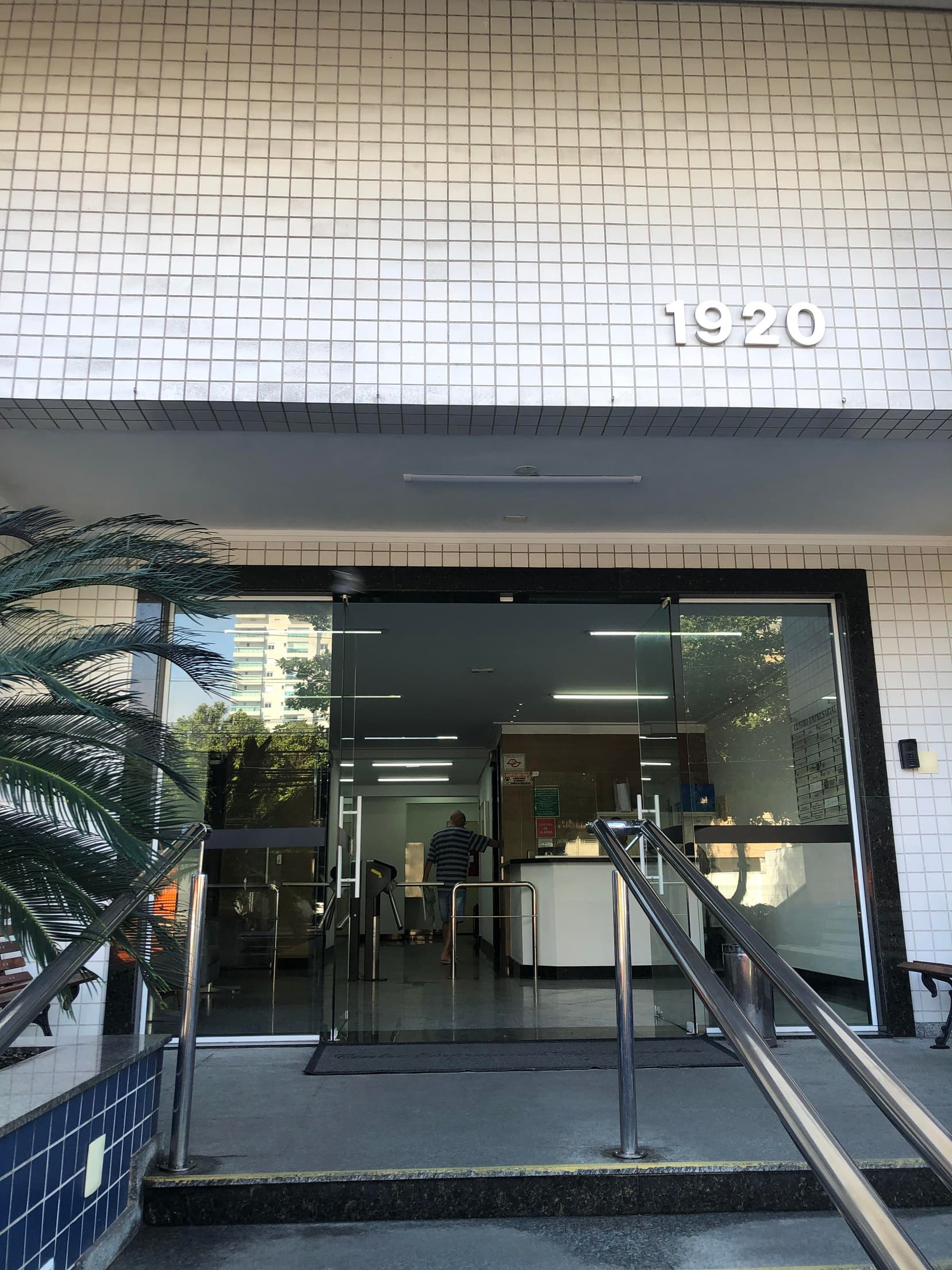Foto 15 de 16: Comercial em leilão em Santos - SP, bairro Embaré — Sala Corporativa 116m² 1 vaga | Ed. Bandeirantes | Santos/SP | Av. Pedro Lessa: Amplo Espaço e Localização Estratégica no Embaré!
