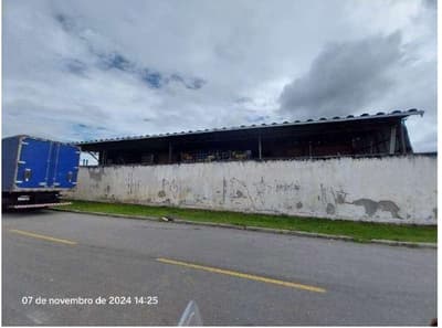 Foto 16 de 22: Comercial em leilão em Pinhais - PR, bairro Centro — Galpão com área de 360,00m² e um escritório com área de 30,00m², área do terreno 653,00m² - Pinhais/PR