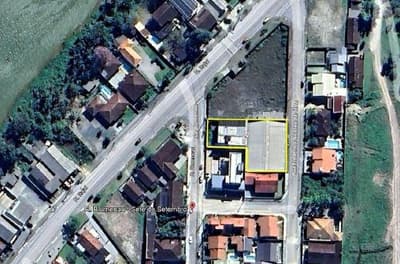 Foto 3 de 6: Terreno em leilão em Gaspar - SC — Imóvel Urbano, Frente; Rua Blumenau - Fundos; Rua Frederico Nicolau da Silva, Gaspar/SC. Matrículas: 5.625 e 11.373