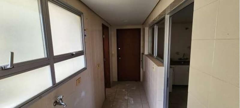 Foto 7 de 9: Apartamento em leilão em Curitiba - PR — Apartamento com área exclusiva de 87,8000m², e garagem do Edifício Capitão Rodrigo, Curitiba/PR
