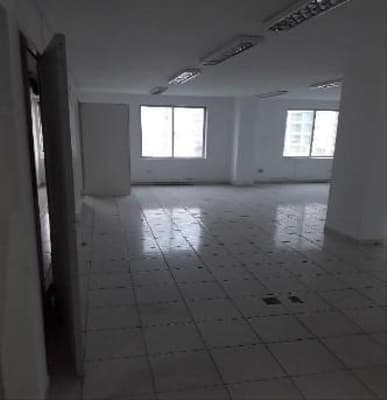 Foto 6 de 14: Comercial em leilão em Curitiba - PR — CONJUNTO COMERCIAL Nº 401 E 4 VAGAS DE GARAGEM (CURITIBA)