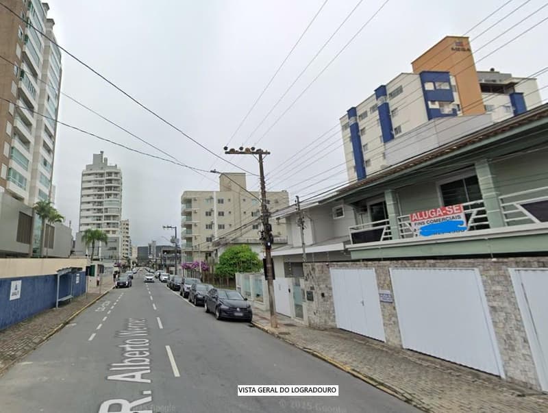 Foto 2 de 2: Casa em leilão em Itajaí - SC — Casa 307m², Vila Operária, em Itajaí/SC - Ocupada