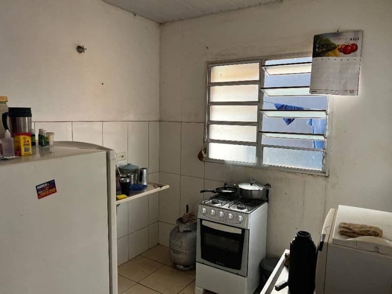 Foto 7 de 13: Casa em leilão em Rio Brilhante - MS, bairro Loteamento Manoel Barbosa de Oliveira — Casa com Amplo Terreno 250m² | Rio Brilhante-MS | Morada do Sol - 2 Dorms, 1 Banheiro e 1 Vaga de Garagem - Financiamento até 420 Meses!