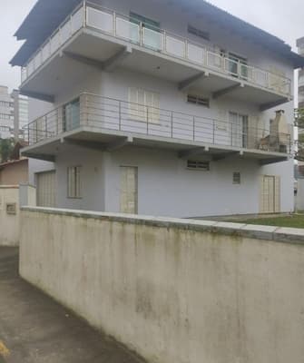 Foto 5 de 5: Casa em leilão em Navegantes - SC, bairro Gravatá — Casa, A.T. 210m², A.C. 419m², 3 pavimentos, Gravatá (poucos metros da praia)