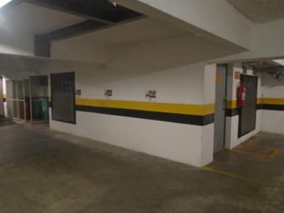 Foto 2 de 3: Vaga de Garagem em leilão em Foz Do Iguaçu - PR — Garagem, situado no "EDIFÍCIO FOZ EXECUTIVE CENTER", Foz do Iguaçu/PR