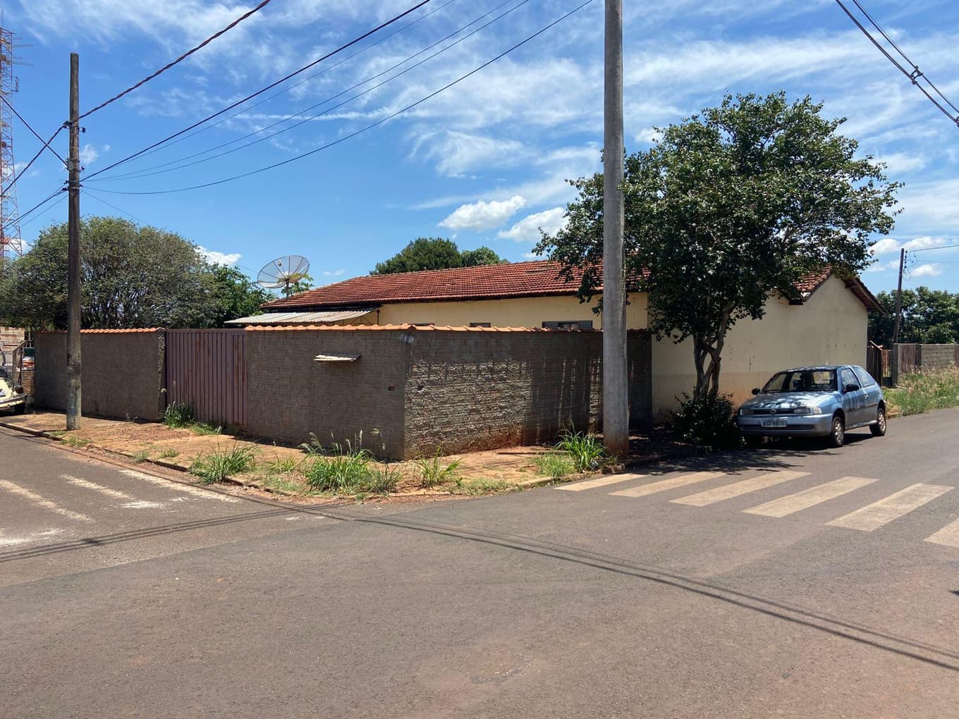 Terreno em leilão em Águas De Santa Bárbara - SP — COMBO: 2 IMÓVEIS RESIDENCIAIS | sendo um com casas em construção e outro com residência ampla 302,40m² e 537,60m²