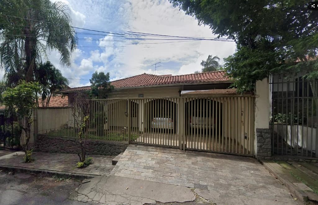 Casa em leilão em Betim - MG — Casa, 420m², Guarujá, Betim/MG Ocupada