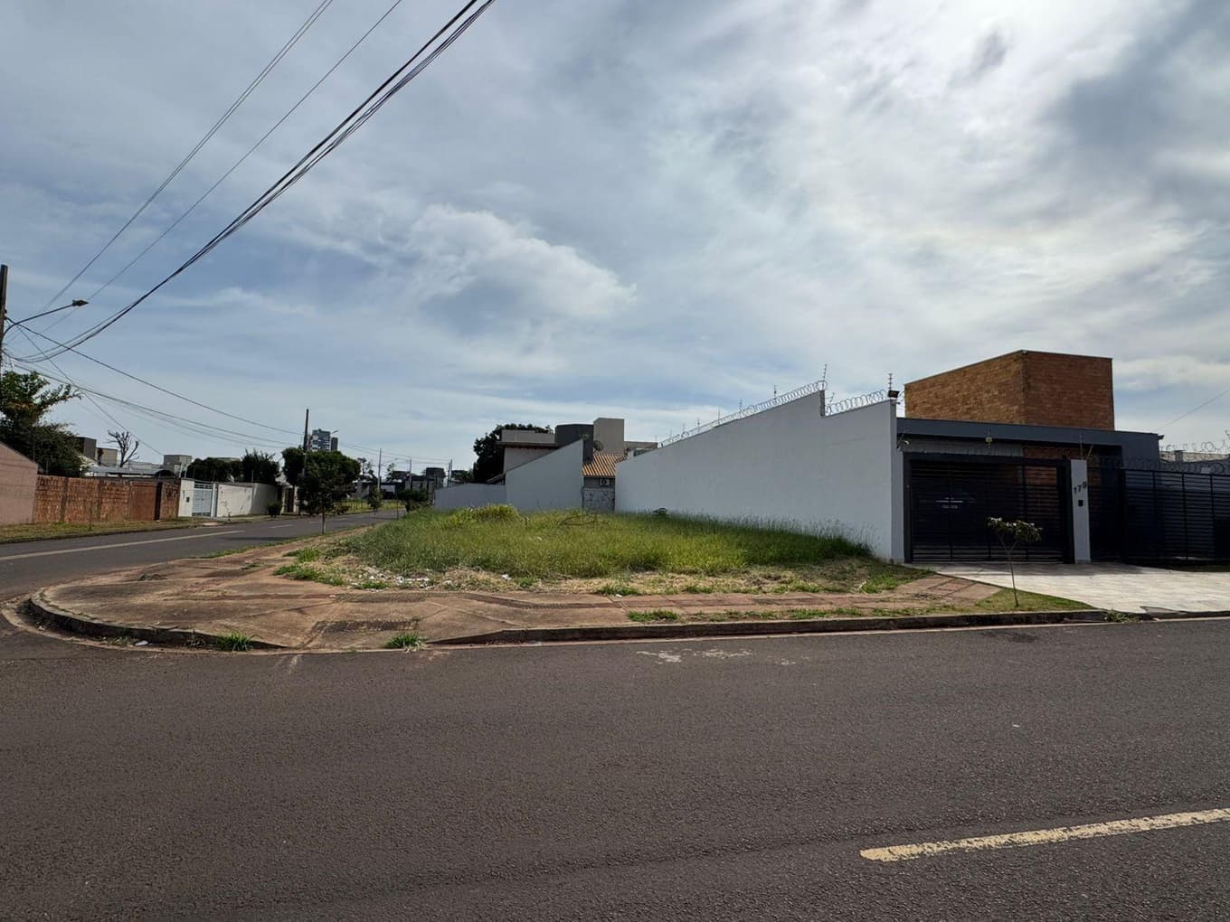 Terreno em leilão em Campo Grande - MS, bairro Vila Nascente — TERRENO URBANO DE ESQUINA | A.T. 360 M² | EXCELENTE LOCALIZAÇÃO - VILA NASCENTE | CAMPO GRANDE/MS
