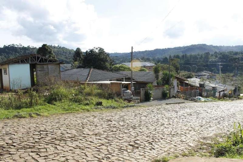 Foto 6 de 12: Terreno em leilão em General Carneiro - PR, bairro Planalto — LOTE Nº 06 DA QUADRA A DO LOTEAMENTO SÃO FRANCISCO COM ÁREA DE 455,22M²E ÁREA CONSTRUÍDA DE 70,00M² - GENERAL CARNEIRO/PR