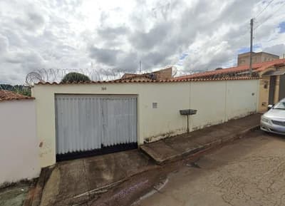 Casa em leilão em São Gotardo - MG, bairro Serra Negra — Casa 42m² em Terreno 240m² | São Gotardo-MG | Serra Negra