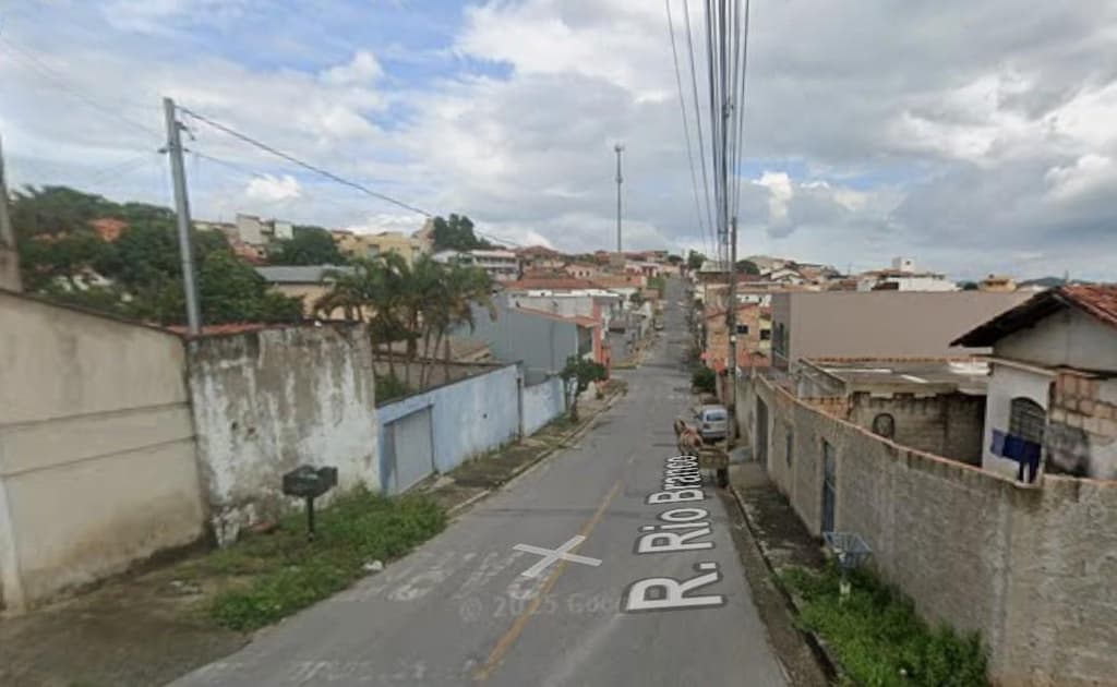 Foto 2 de 2: Casa em leilão em Betim - MG, bairro Niterói — Casa 360m², Bairro Niterói, Betim/MG