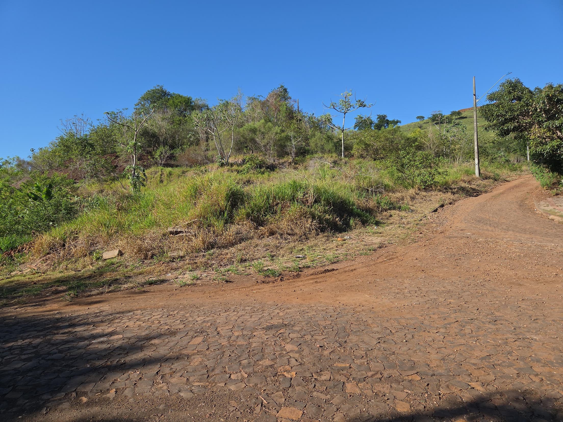 Foto 1 de 5: Terreno em leilão em Nova Prata Do Iguaçu - PR, bairro Distrito Turístico — LOTE URBANO Nº 10, QUADRA Nº 12 DO LOTEAMENTO ESTRELA DOURADA DO MUNICÍPIO DE NOVA PRATA DO IGUAÇU/PR ÁREA DE 666,69M²