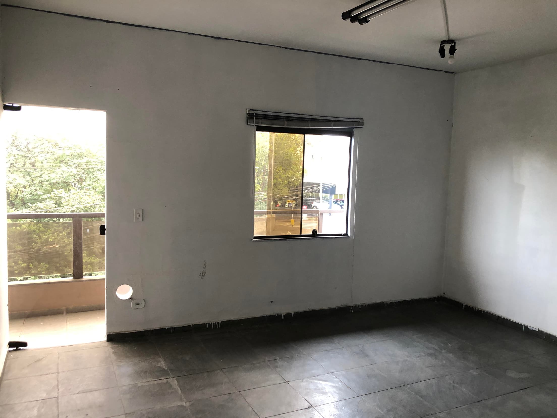 Foto 19 de 50: Comercial em leilão em Santo André - SP, bairro Vila Alto de Santo André — Imóvel 606m² | Vila Alto de Santo André/SP | Esquina Estratégica na Av. Martim Francisco! Ideal p/ Comércio