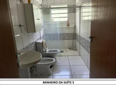 Foto 28 de 47: Casa em leilão em Santana De Parnaíba - SP — Chácara de alto padrão com 5 suítes e Área total de 5.381 m² | 43% abaixo da avaliação | Santana de Parnaíba/SP
