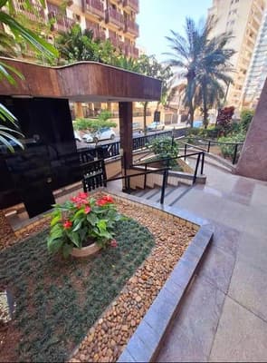 Foto 8 de 23: Apartamento em leilão em Santos - SP — Apartamento em Santos com 132m² e 02 vagas, apenas 80 metros da Praia José Menino