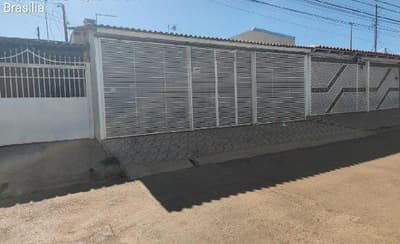 Foto 1 de 2: Casa em leilão em Brasília - DF — Casa de 140m2, com 3 quartos, em BRASILIA/DF.