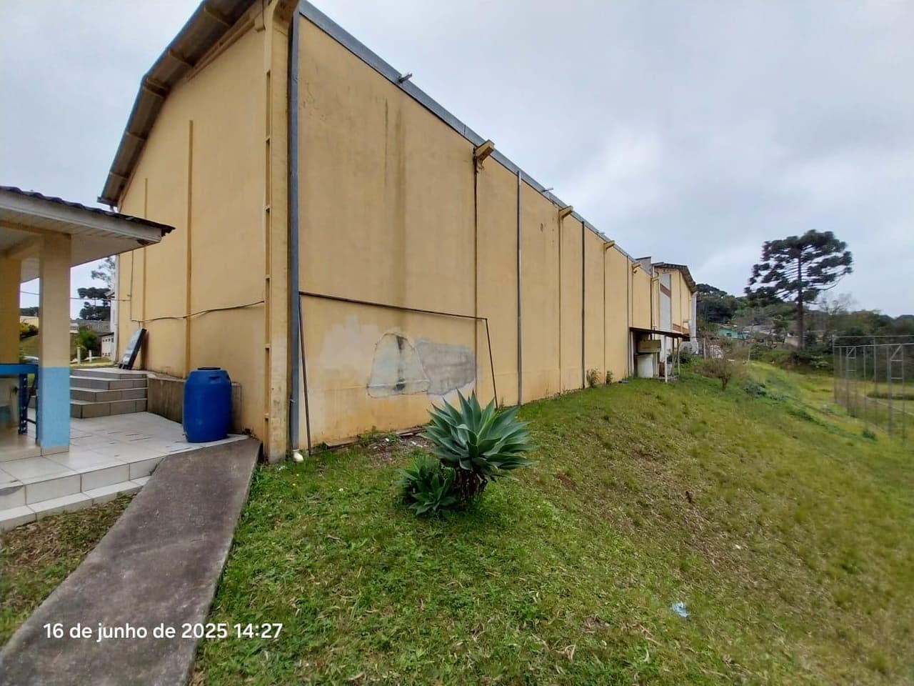 Foto 4 de 16: Terreno em leilão em Almirante Tamandaré - PR, bairro Campina do Arruda — Imóvel terreno de 17.095m² e 2.727m² de área construida, R Ver. Dirceu Pavoni, 246/272 em Alm. Tamandaré/PR. Massa Falida THI Bobinas.