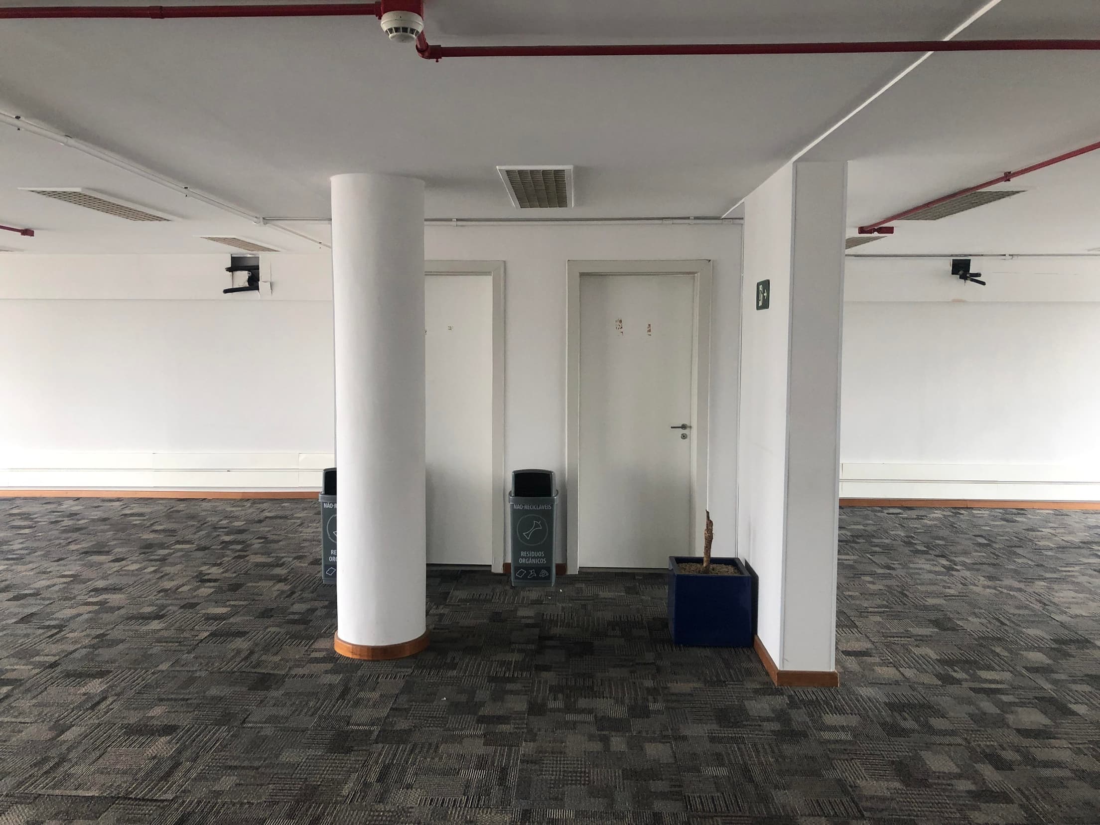 Foto 15 de 17: Comercial em leilão em São Paulo - SP, bairro República — Conjunto Comercial 253m² | Av. São João, 313 | 17º Andar | Vista p/ o Vale do Anhangabaú e Metrô República a 3min: Oportunidade no Coração de SP!