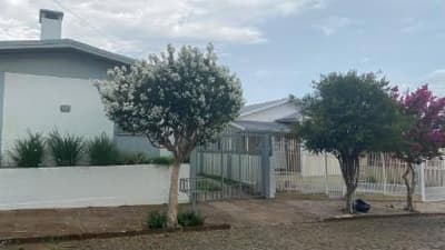 Foto 24 de 30: Casa em leilão em Vacaria - RS, bairro Planalto — Casa 145m² com Terreno 288m² | DESOCUPADA | Vacaria-RS | Planalto | Oportunidade - Próx. à Av. Samuel Guazzelli e à Rodoviária - Financiamento até 420 Meses!