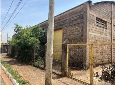 Foto 1 de 4: Terreno em leilão em Itararé - SP, bairro Vila Beca — Galpão, A.T. 787m², A.C. 543m², Desmembramento Santa Inês, Itararé/SP