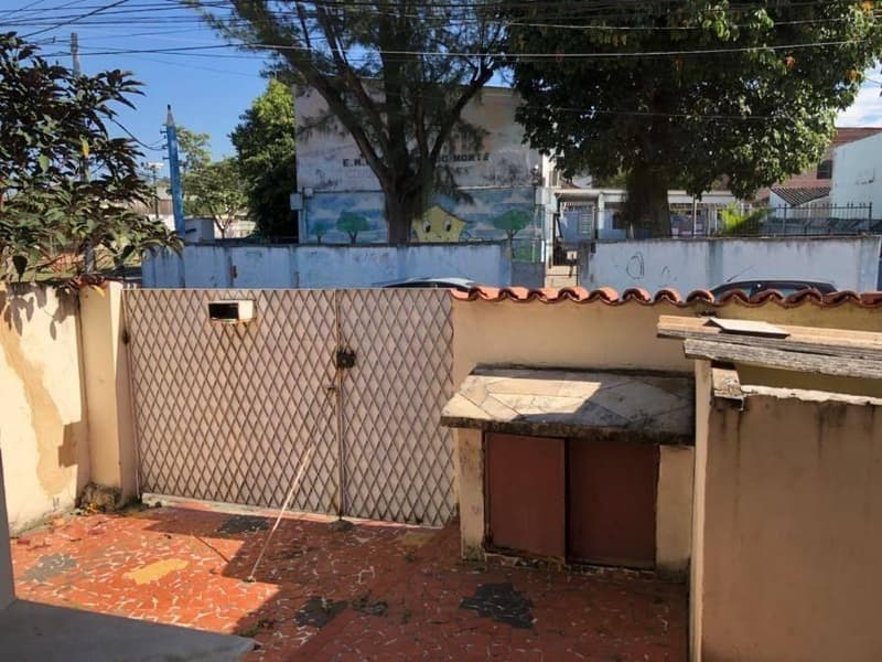 Foto 12 de 15: Casa em leilão em Rio De Janeiro - RJ, bairro Senador Vasconcelos — Casa 70m² com Terreno 250m² | Rio de Janeiro-RJ | Senador Vasconcelos |Próx. à Estação de Trem Senador Vasconcelos e Hospital Eduardo Rabello - Financiamento até 420 Meses!