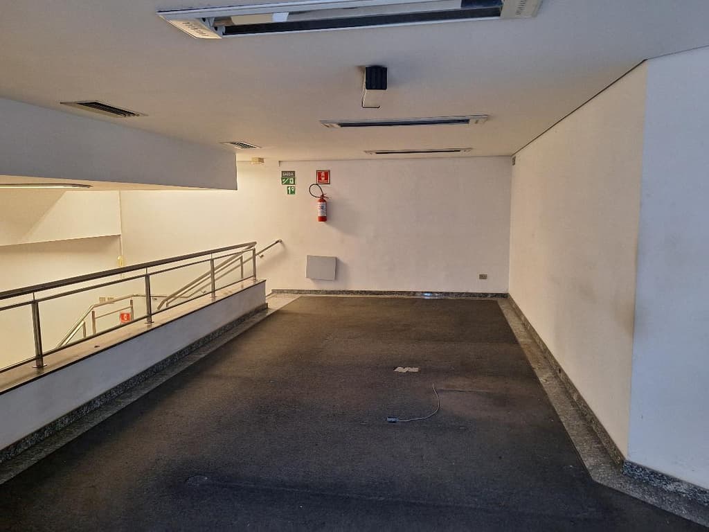 Foto 3 de 5: Comercial em leilão em São Paulo - SP — Loja 2.500m², 15 vagas, Parque Edu Chaves, São Paulo/SP