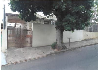 Foto 1 de 6: Casa em leilão em Presidente Prudente - SP, bairro Vila Ramos — Imóvel Residencial, A.T. 242m², A.C. 171m², estado precário de conservação, Vila Ramos