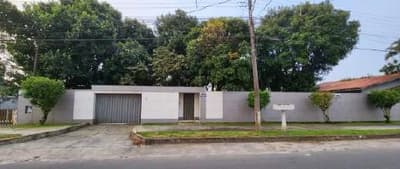 Foto 1 de 9: Casa em leilão em Guaratuba - PR, bairro Cohapar — Casa na Rua Cândido de Abreu, 90, Guaratuba/PR, com área total de 1.440,00 m²; contendo construções com cerca de 420 m².