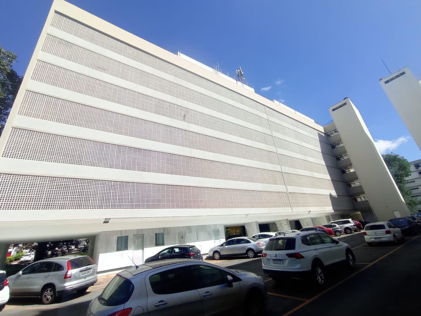 Foto 6 de 10: Apartamento em leilão em Brasília - DF, bairro Asa Sul — Apto 160m² na SQ 304 Sul, Planta Ampla, Coração da Asa Sul em Brasília/DF