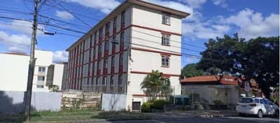 Apartamento em leilão em Curitiba - PR — Apartamento residencial n° 11 do Edifício Rubens, localizado na Av. dos Estados, 1.205, Água Verde, Curitiba/PR.