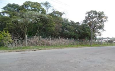 Foto 1 de 3: Terreno em leilão em Campo Largo - PR — Terreno com área de 1.815m², sem benfeitorias, Av. Fritz Erwin Schmidt, Vila Itaqui, Campo Largo/PR - Rec Judic Porcelana Schmidt