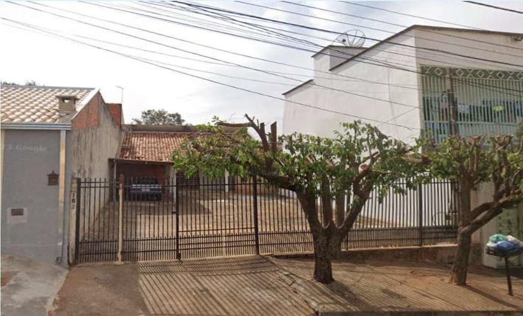 Terreno em leilão em São José Do Rio Preto - SP, bairro Parque das Aroeiras — Casa, A.T. 200m², Pq. das Aroeiras