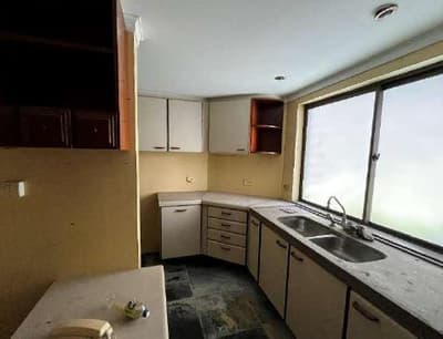 Foto 6 de 8: Apartamento em leilão em Curitiba - PR — Apto nº 102 com 86 m³, com vaga de garagem no Edifício Grenville, localizado à Rua São Pedro, n° 590, Cabral, Curitiba/Pr.