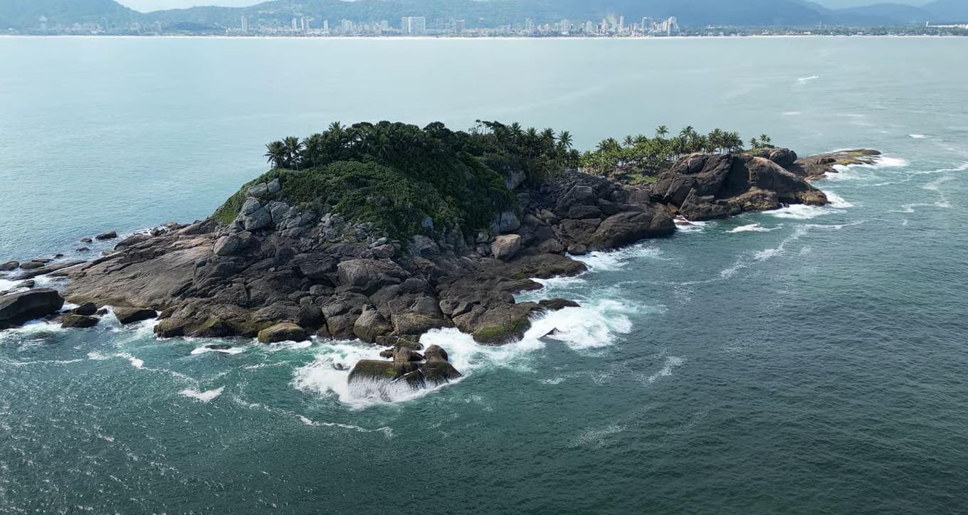 Imóvel em leilão em Guarujá - SP — Ilha com 45.000m² Desocupada no Litoral do Guarujá/SP