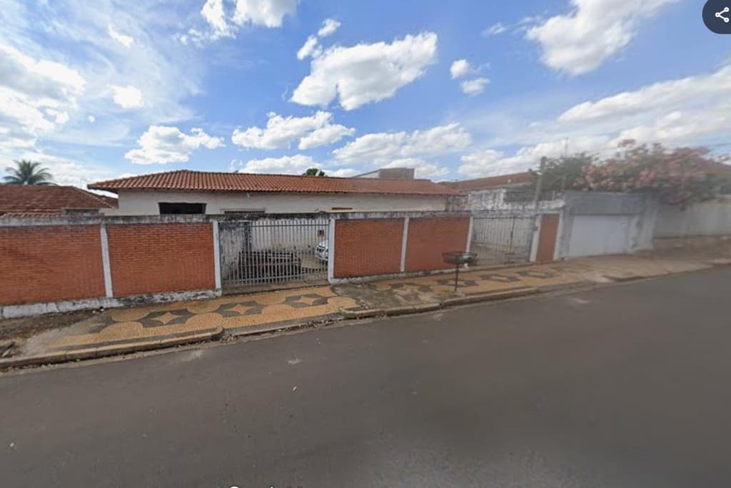 Foto 3 de 3: Casa em leilão em Penápolis - SP — Casa, A.T 462M², A.C. 181m², 4 dorm., 2 suítes, garagem p/ 3 carros