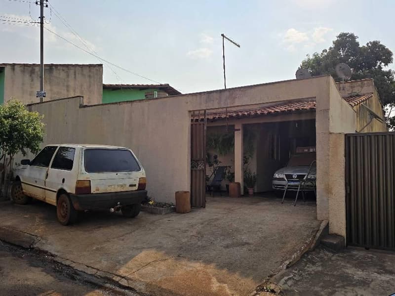 Foto 2 de 4: Casa em leilão em Santa Helena De Goiás - GO — Casa, Ocupado, Santa Helena De Goiás / GO (50% abaixo da avaliação)