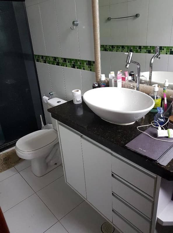 Foto 5 de 17: Casa em leilão em Camaçari - BA, bairro Centro — Casa 301m² com Terreno 1324m² | Camaçari-BA | Centro | Oportunidade Única - Próx. ao Boulevard Shopping Camaçari e Atacadão - Financiamento até 420 Meses!