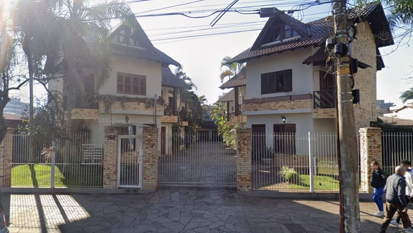Foto 1 de 6: Casa em leilão em Cachoeirinha - RS, bairro Vila Cachoeirinha — Sobrado 197m², 1 Vaga no Residencial Tapajós na Vila Cachoeirinha em Cachoeirinha/RS