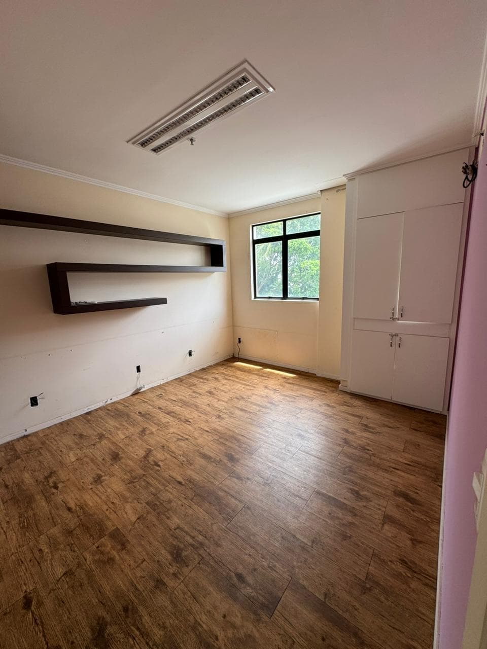 Foto 7 de 23: Comercial em leilão em Porto Alegre - RS, bairro Menino Deus — Sala comercial, Desocupado, 32.0 m2, PORTO ALEGRE / RS