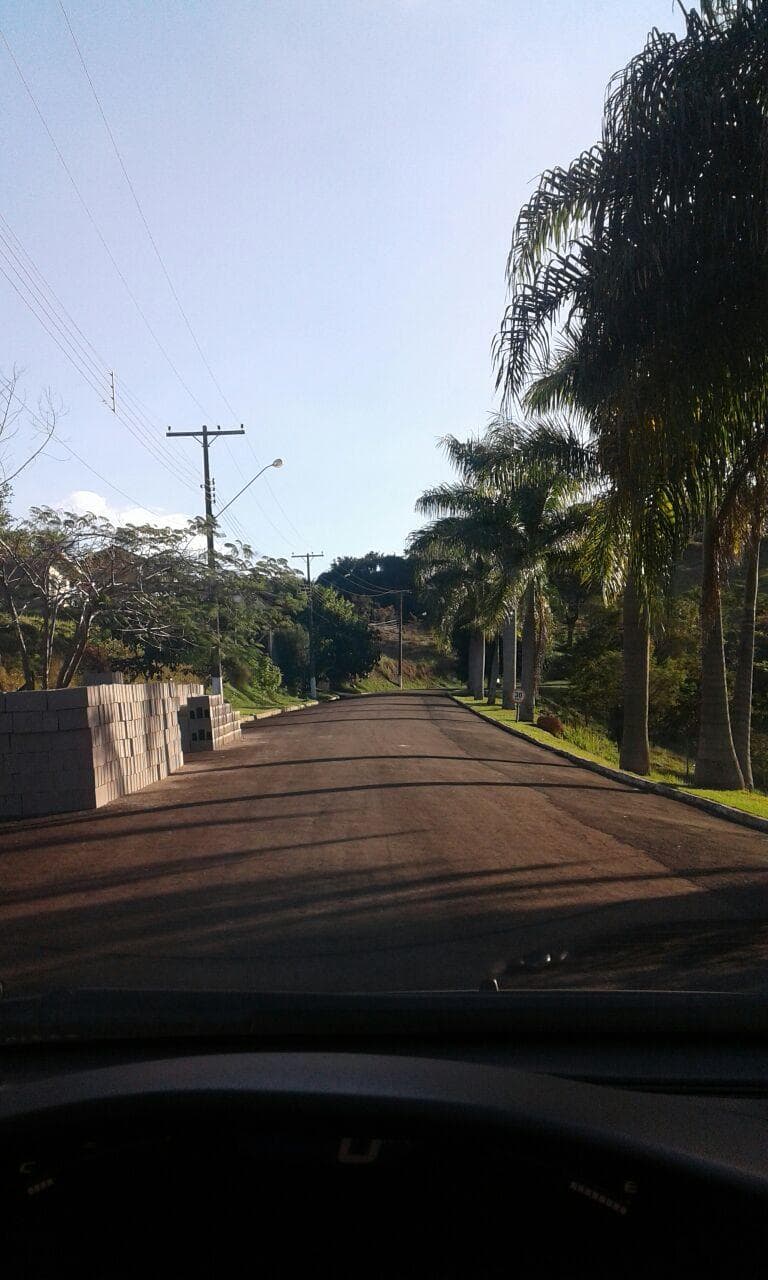 Foto 15 de 18: Terreno em leilão em Lindóia - SP, bairro Rio do Peixe — Lote de Terreno com 767,00m2 em Cond. Mirante do Lago em Lindóia-SP
